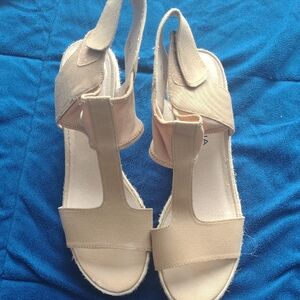 Moda Spana Tan Women's Wedges